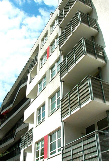 Mehrfamilienhaus Balkone Detail